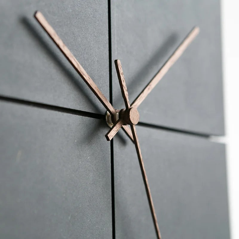 Minimalistische Wanduhr mit leisem Quarzwerk – AuraSphere