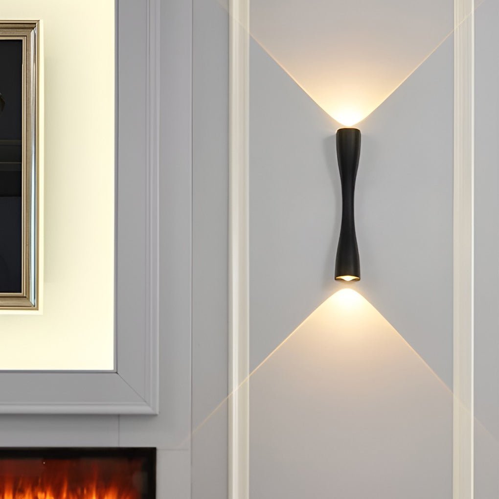 Elegante LED-Wandleuchte mit raffinierter Metalloberfläche