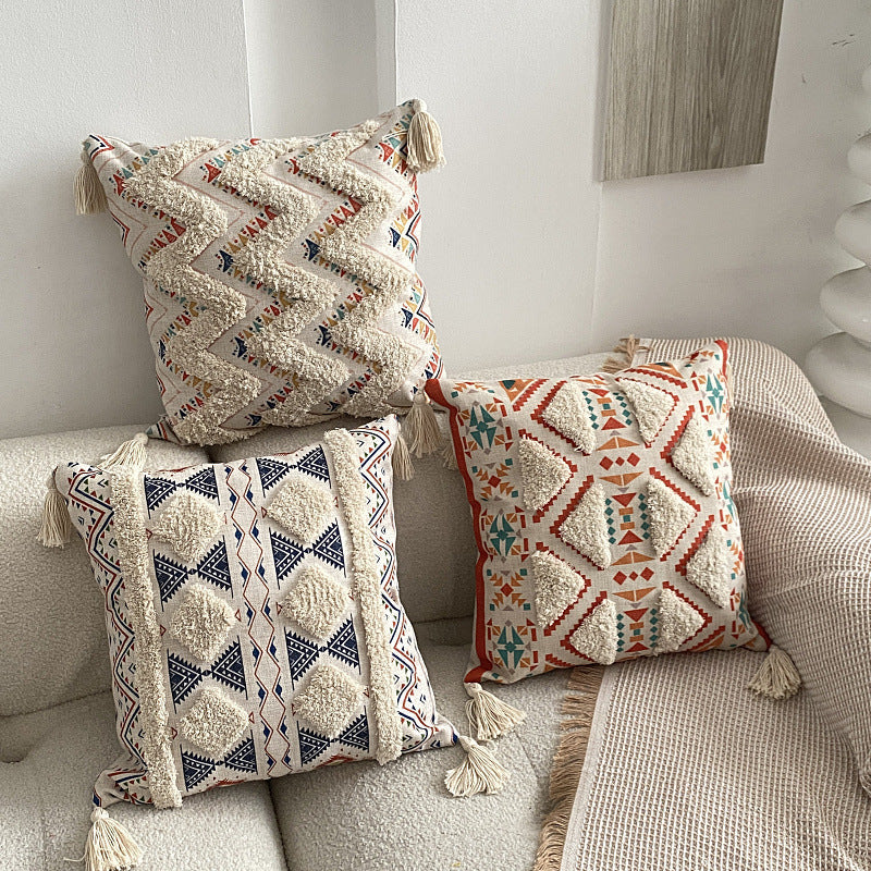 Boho-inspirierter Wurfkissenbezug mit Quasten