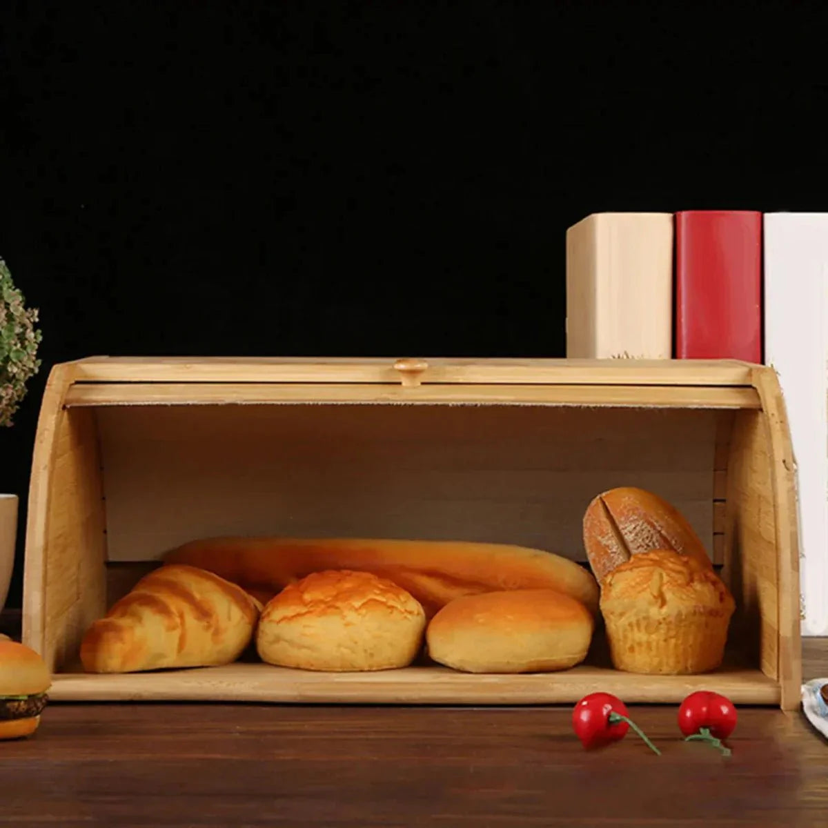 Stilvolle Brotbox aus Holz mit Rolltop – Frische für Ihre Küche