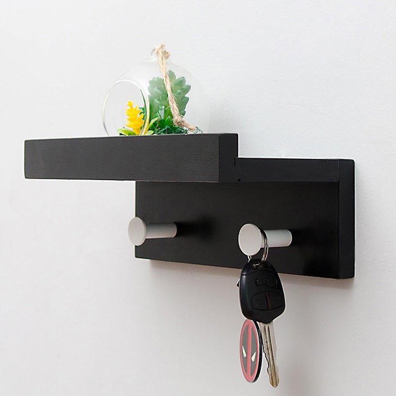 Elegantes Wandregal mit Haken für optimalen Stauraum