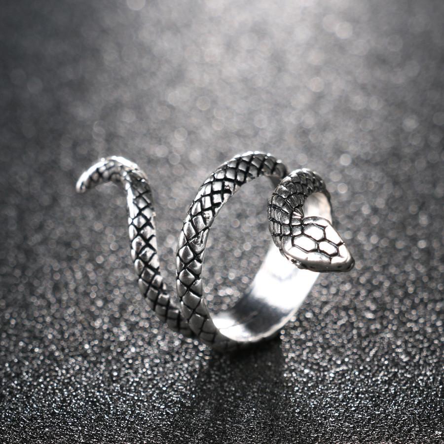 Snake Ring in Silver - Elegant Piece of Jewelry