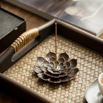 Eleganter Räuchergefäß aus Messing mit Lotus-Design