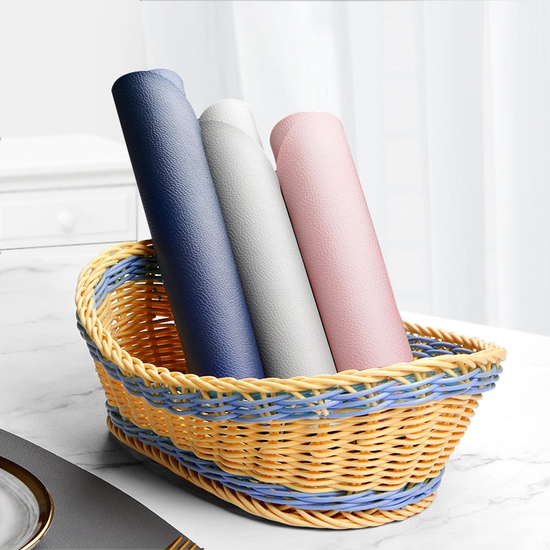 Square placemats in 10 colors