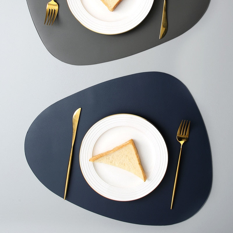 Square placemats in 10 colors