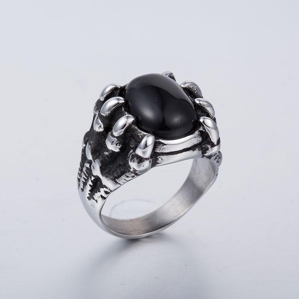 Claw Ring – Trendy Jewelry for Every Occasion