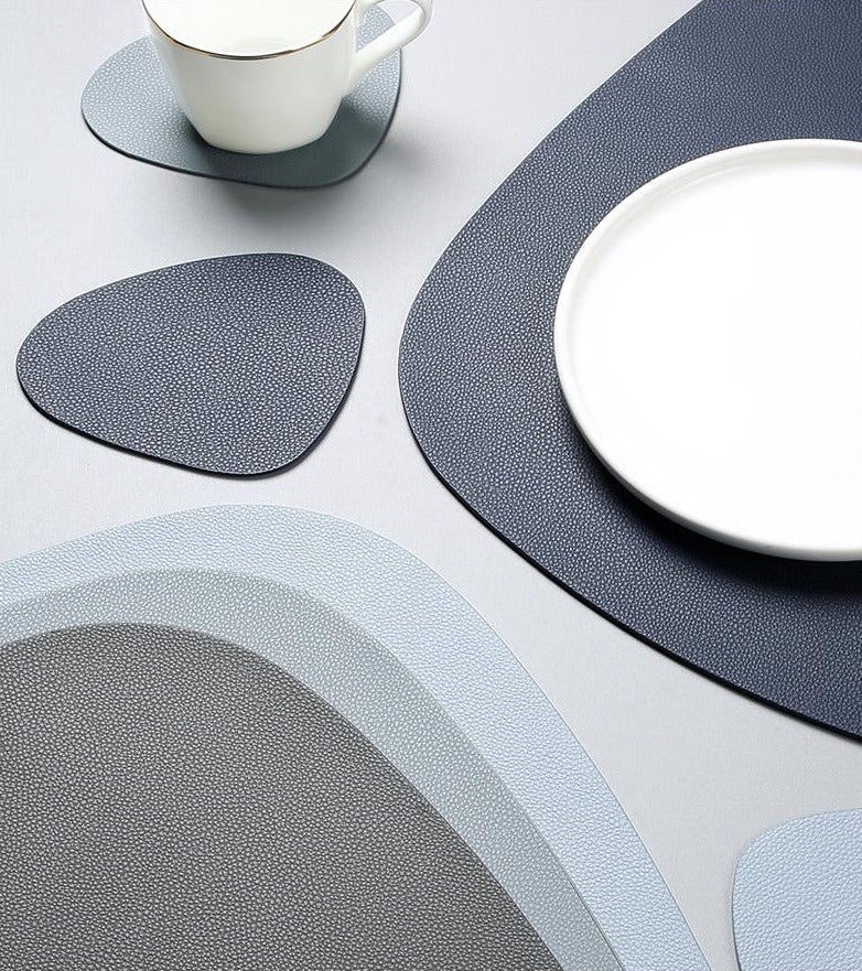 Square placemats in 10 colors