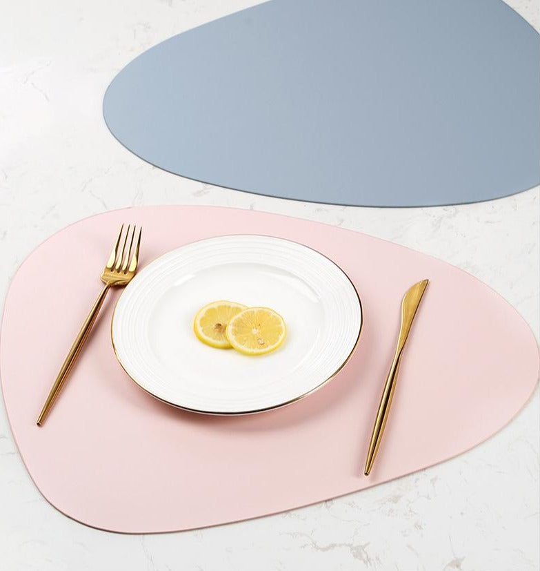 Square placemats in 10 colors