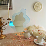 Flower-shaped acrylic mirror with prism effect