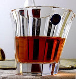 Whiskey- und Weingläser im Churchill-Stil