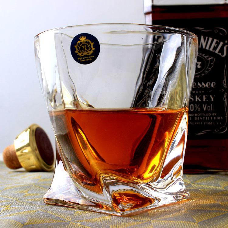 Elegante Tumbler für Whiskey und Wein | LuxaVino