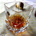 Whiskey- und Weingläser im Churchill-Stil