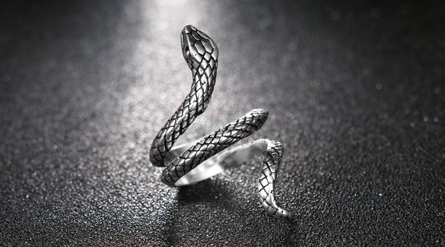 Snake Ring in Silver - Elegant Piece of Jewelry