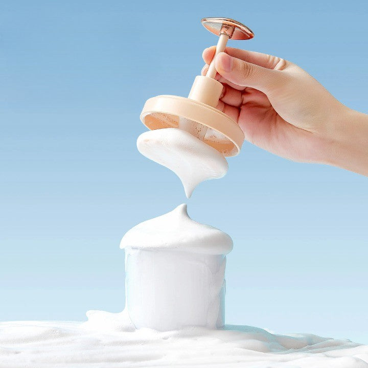 Einfacher Schaumcreme-Maker-Becher