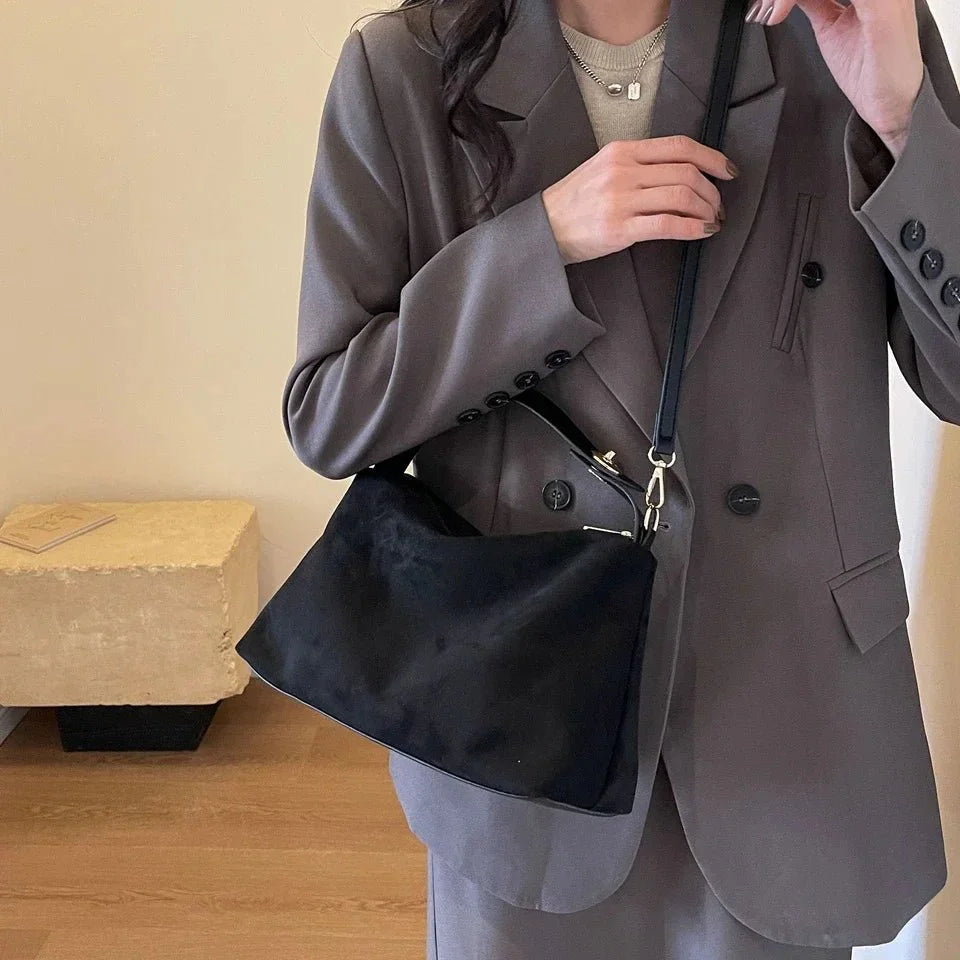 Luxuriöse Schultertasche für den modernen Alltag
