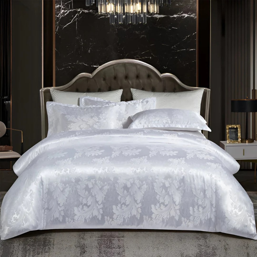 Luxurious Satin Sheet Set with Pillowcases for Perfect Sleep