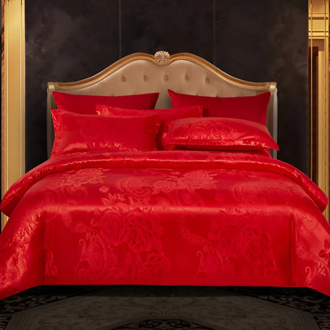 Luxurious Satin Sheet Set with Pillowcases for Perfect Sleep