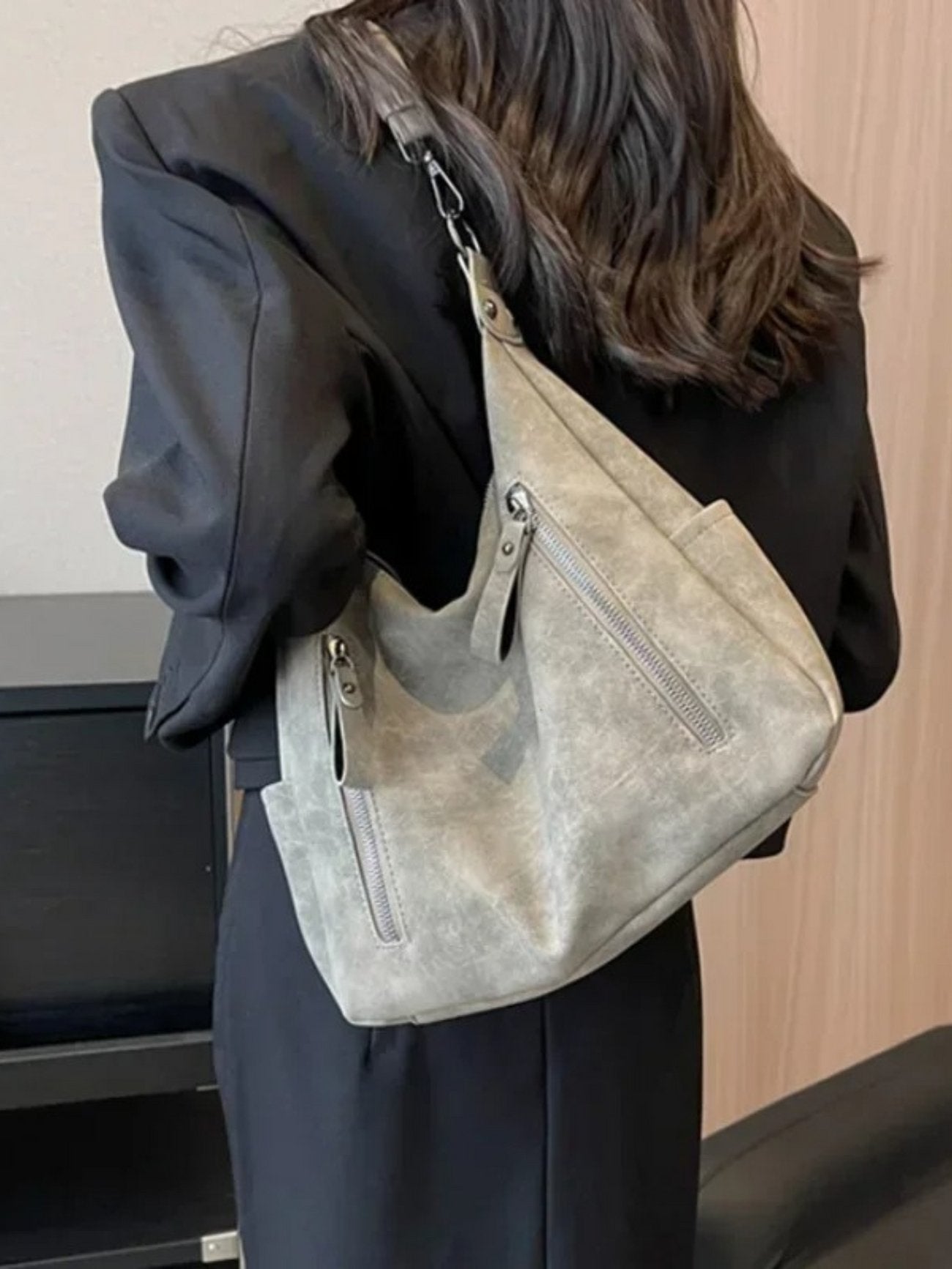 Elegante Schultertasche aus hochwertigem Wildleder für moderne Frauen