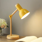 Elegante Holz-Schreibtischlampe für stilvolle Beleuchtung