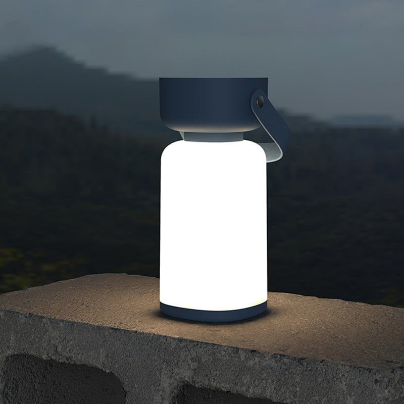 Elegante, tragbare LED-Außenlampe – Wetterfest und Mobil