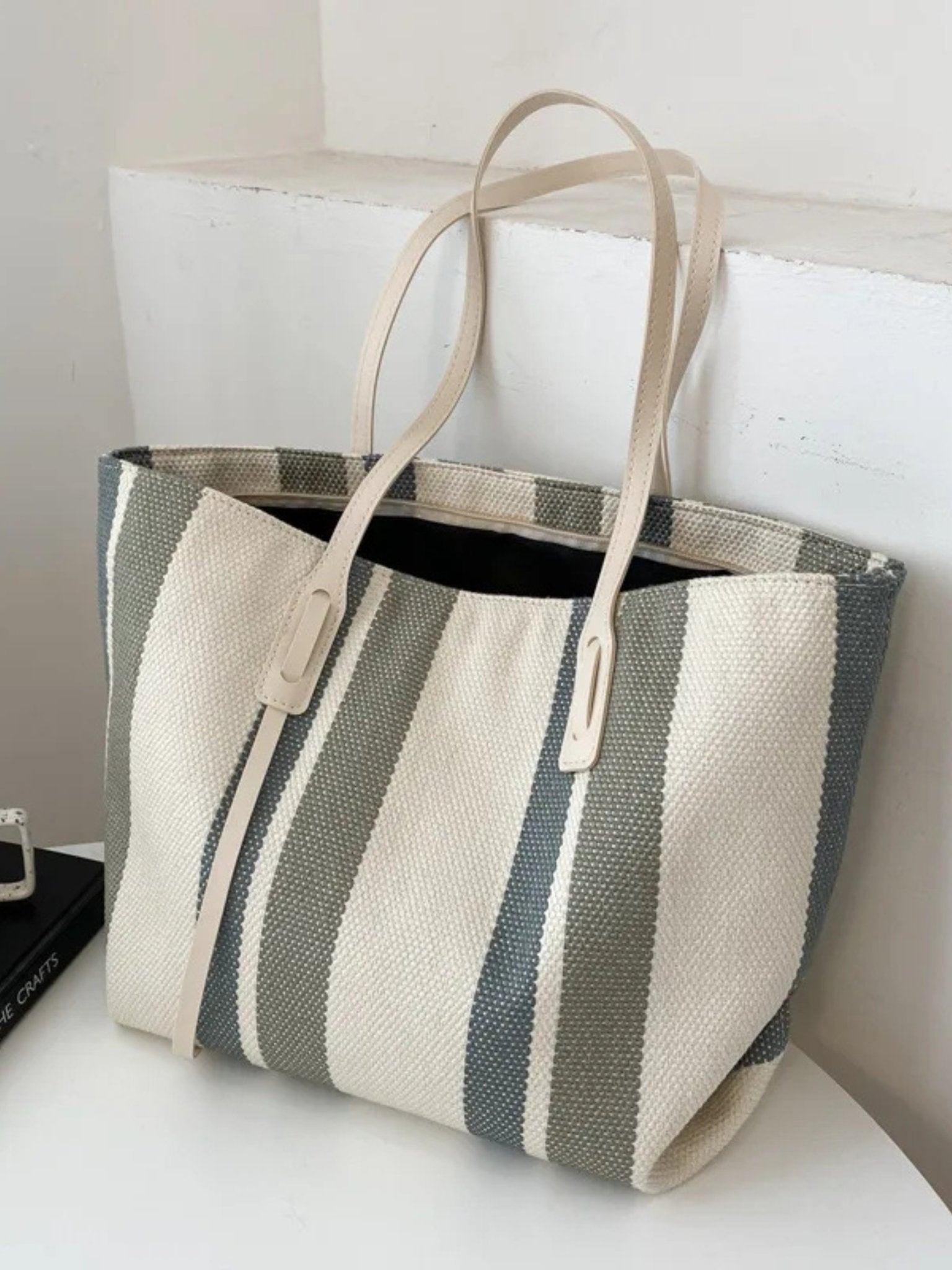 Moderne Streifen-Canvas-Tasche für jeden Anlass