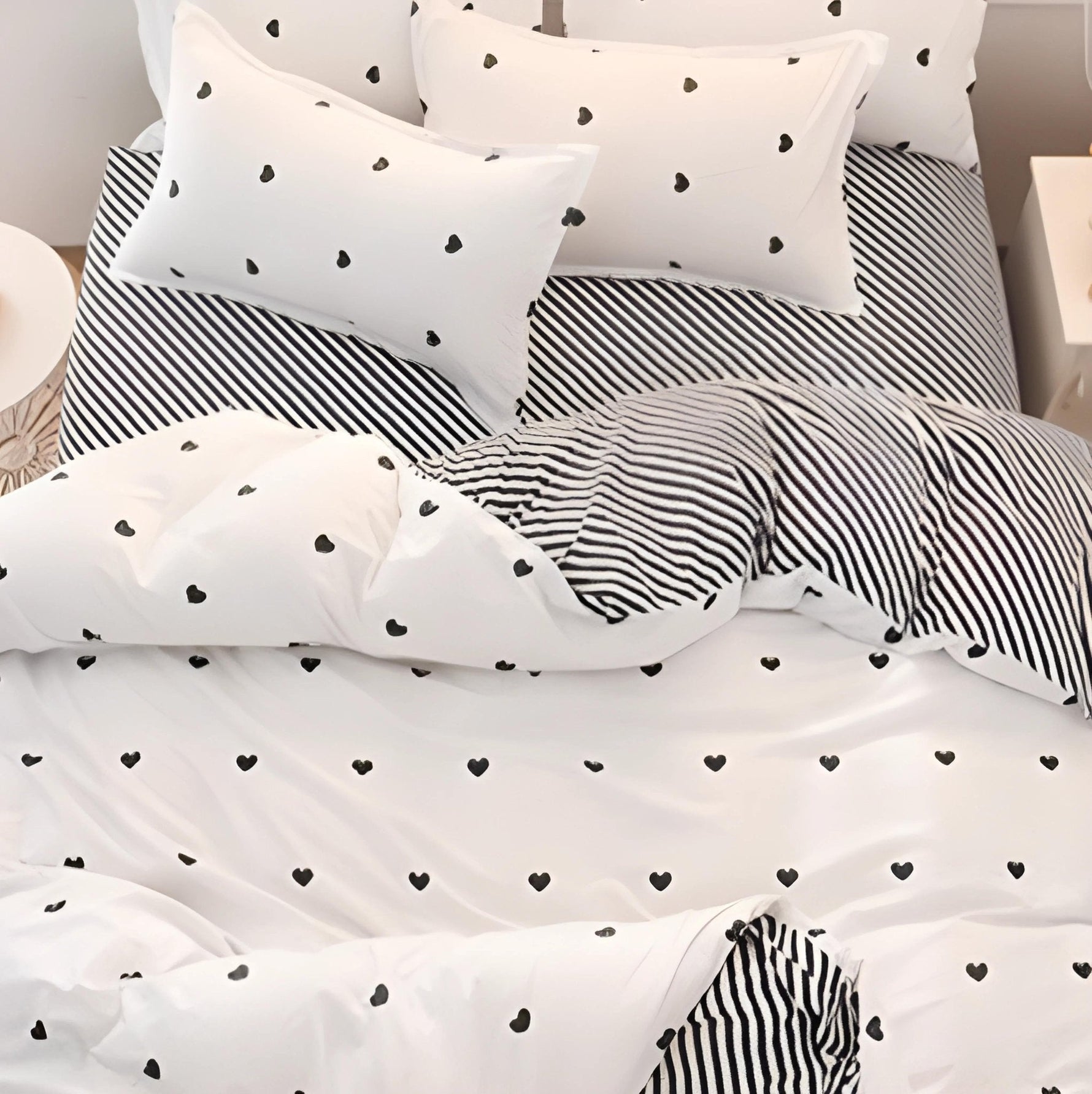 Stilvolles Duvet-Cover-Set für romantische Nächte - Herzdesign
