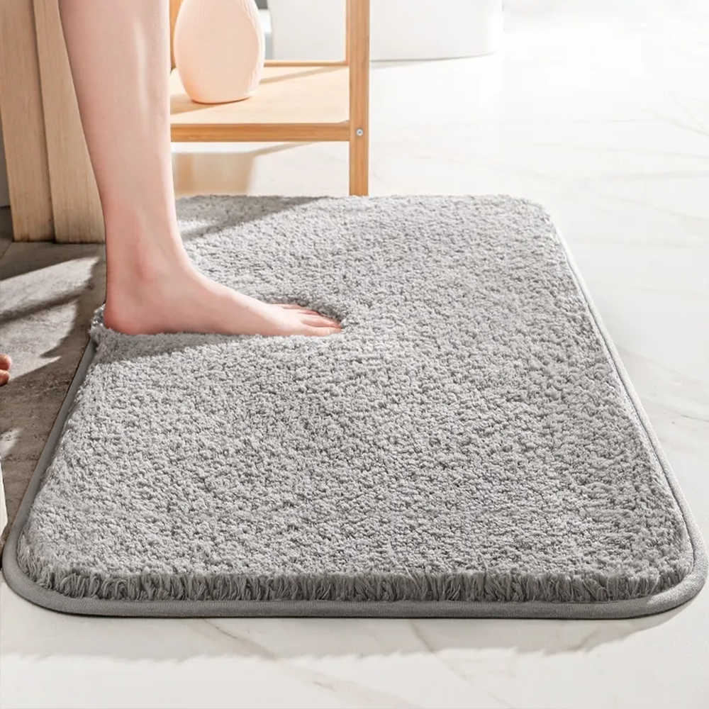 Plush Bathroom Mat for Ultimate Comfort – Non-slip and Suction Cup Secure
