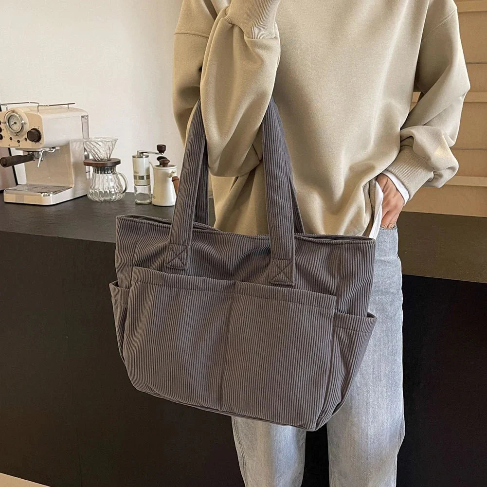 Elegante Umhängetasche mit vielseitigen Fächern