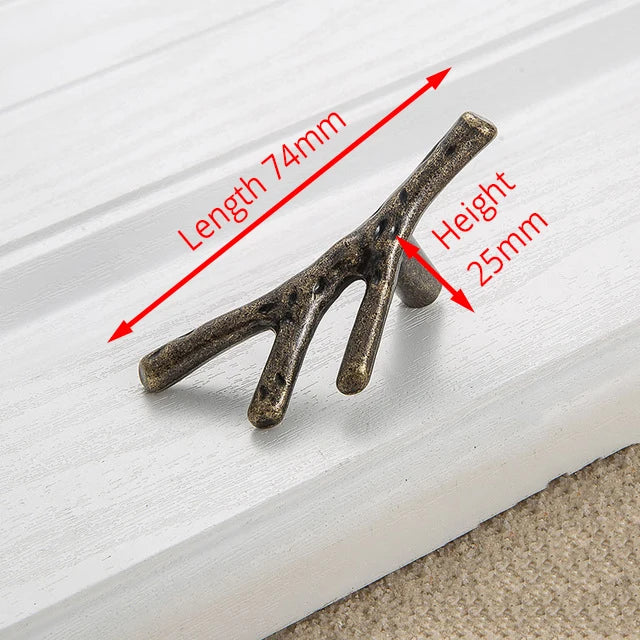 Aesthetic furniture handles in tree trunk design for every room