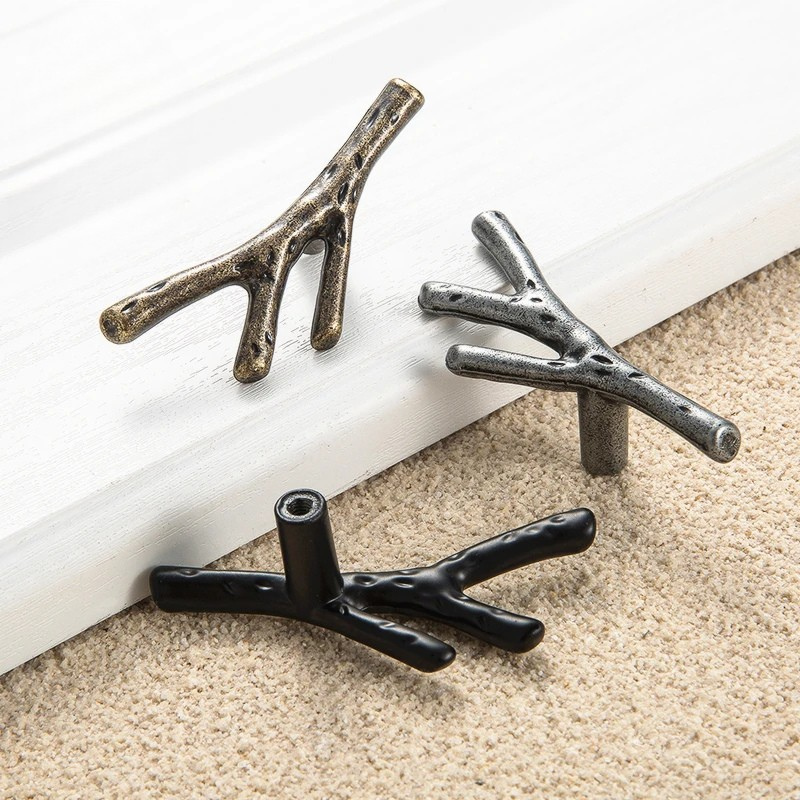 Aesthetic furniture handles in tree trunk design for every room