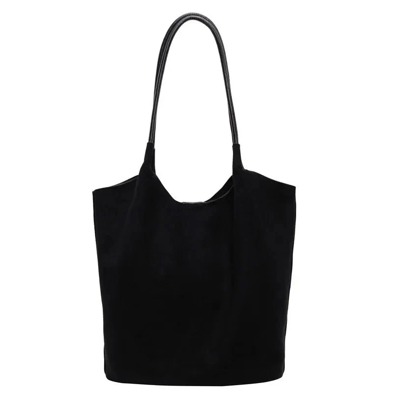 Luxuriöse Wildledertasche mit viel Stauraum für jeden Anlass