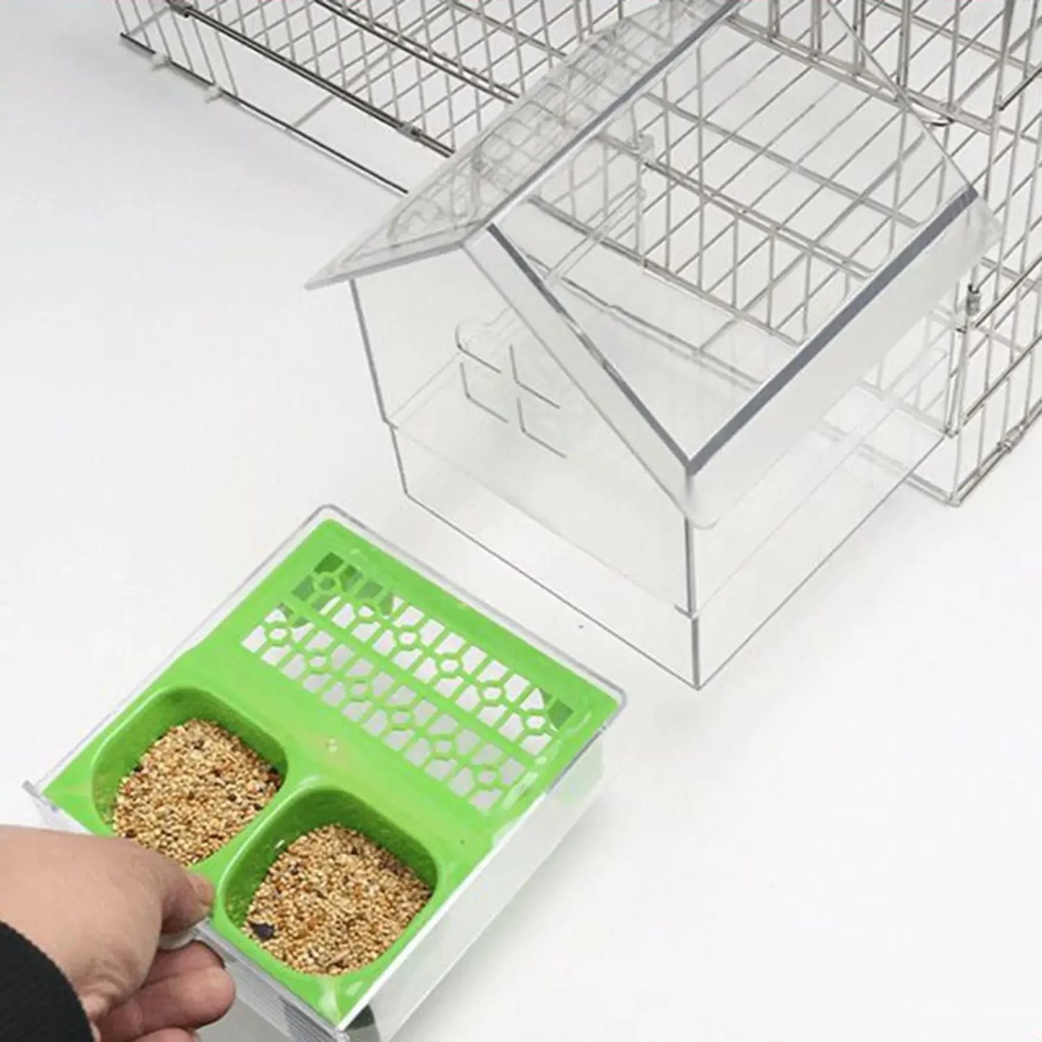 Bird Feeder and Bath – Space-Saving, Spill-Free Solution
