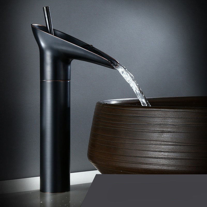 Antiker Wasserfall-Wasserhahn für Küche und Bad – Stilvolles Design