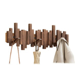 Elegante Holz-Garderobe mit flexiblen Magnetaufhängungen